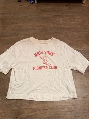 White 'New York Pioneer Club' Graphic Tee - Red Print